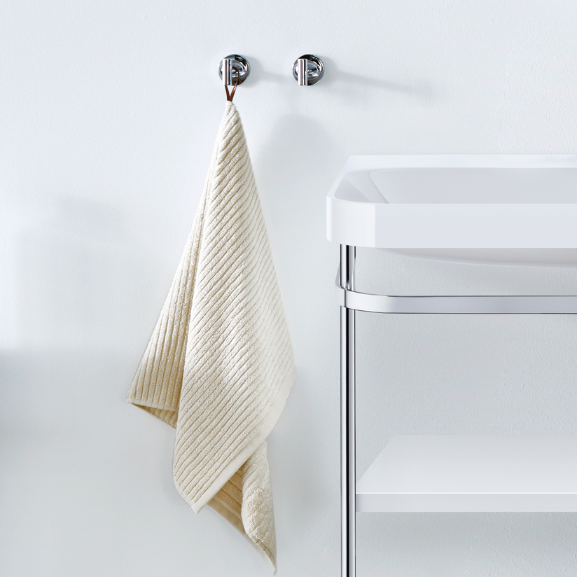 Duravit handdukskrok Starck T i en badrumsmiljö.