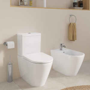 Ett badrum med toalett och bidé.