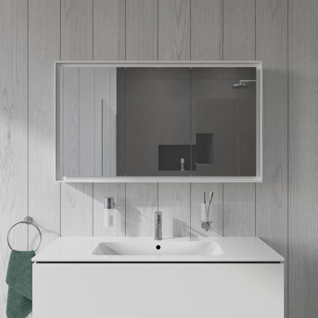 Badrum med kommod och spegelskåp i ljus nyans från Duravit och dess serie L-Cube.