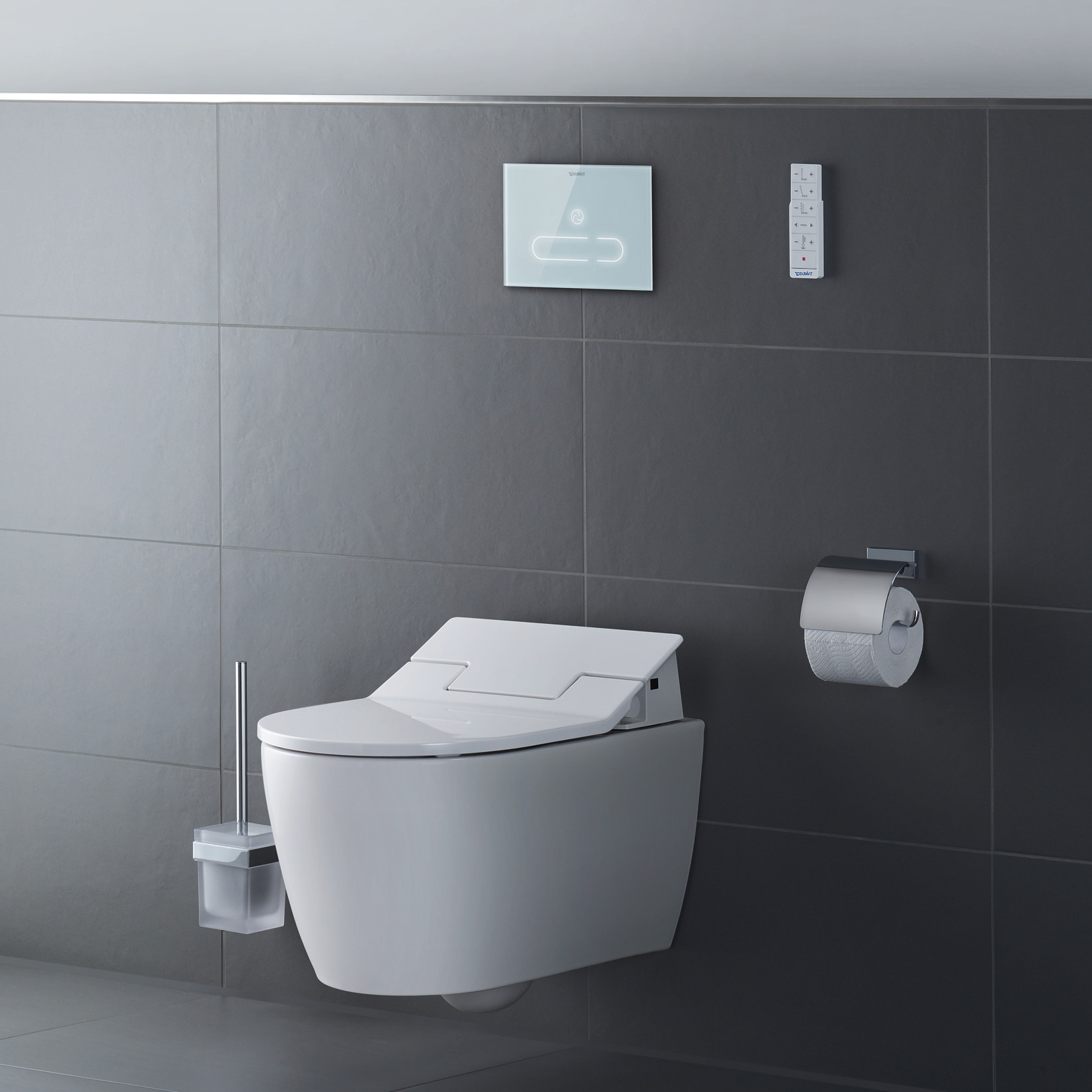 A2 spolplatta med vägghängd toalett, allt från Duravit.