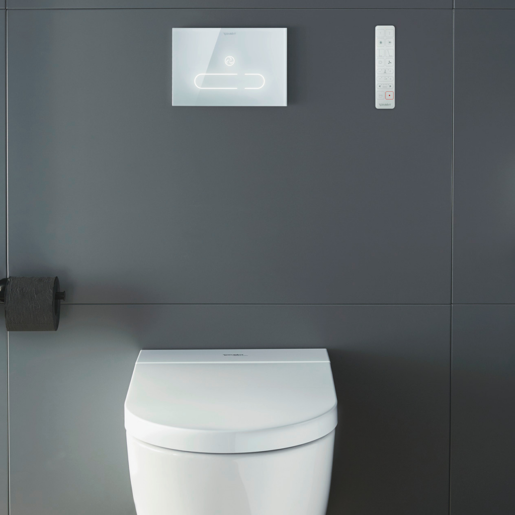 A2 spolplatta med vägghängd toalett, allt från Duravit.