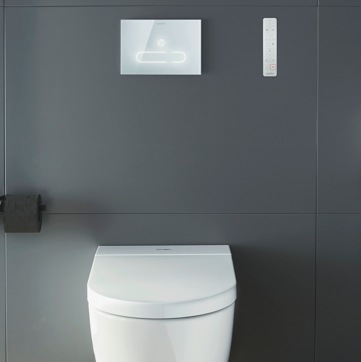 A2 spolplatta med vägghängd toalett, allt från Duravit.