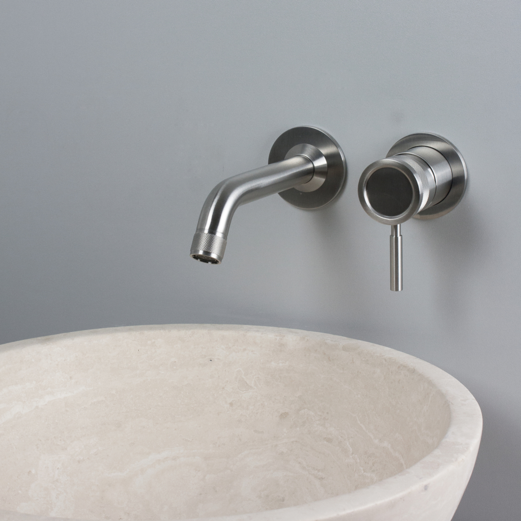 Nera väggblandare från LH.