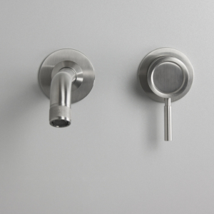 Nera väggblandare från LH.