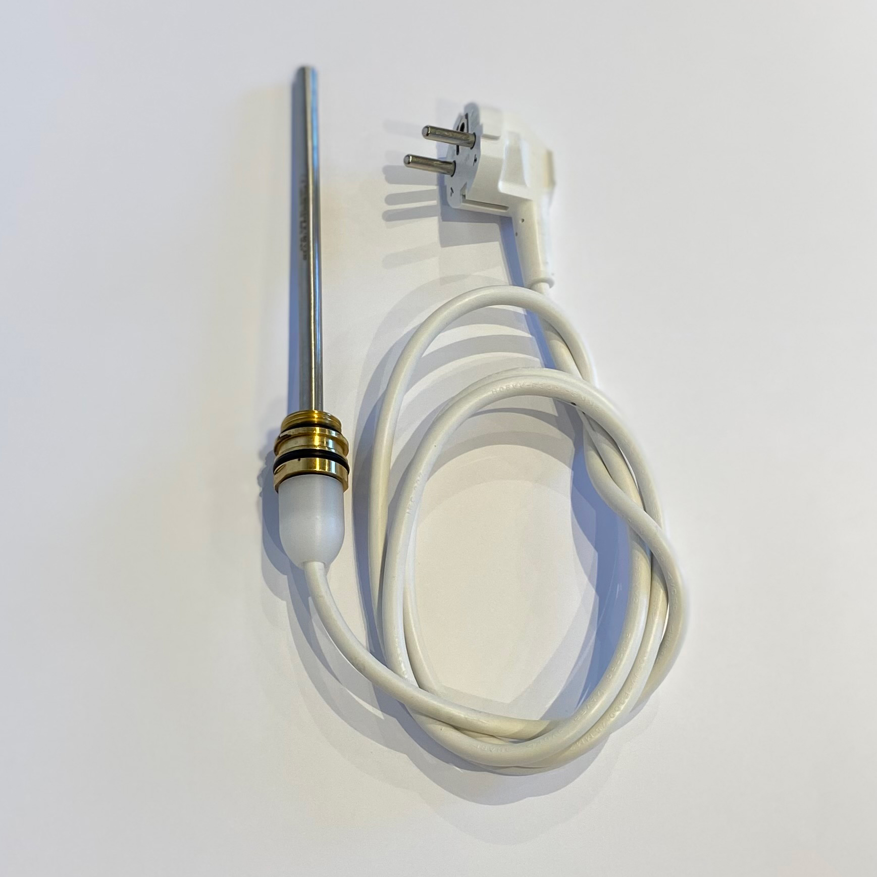 Elpatron för LH handdukstork på vit bakgrund